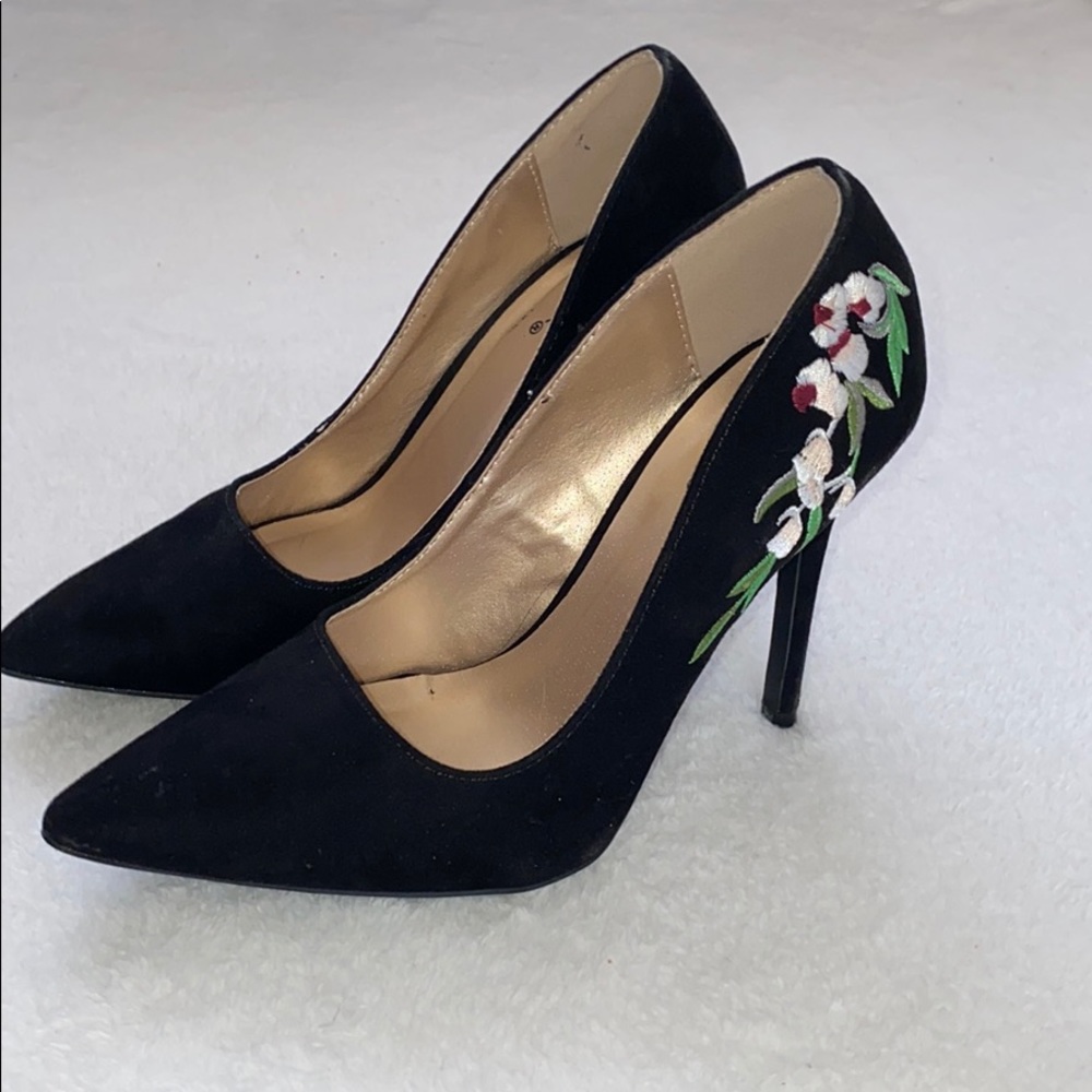 Pumps - Picture 2 of 3